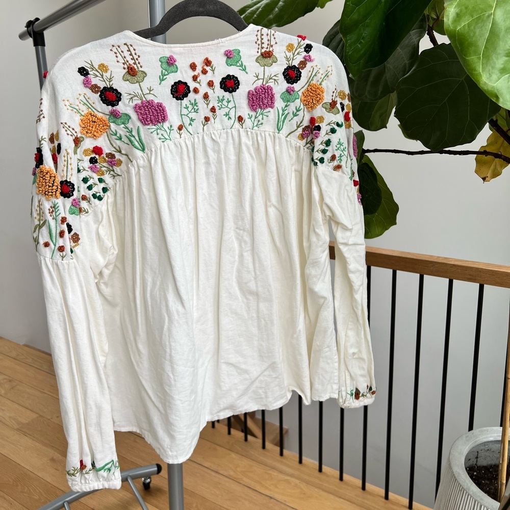 Embroidered white top XS - Picture 2 of 2
